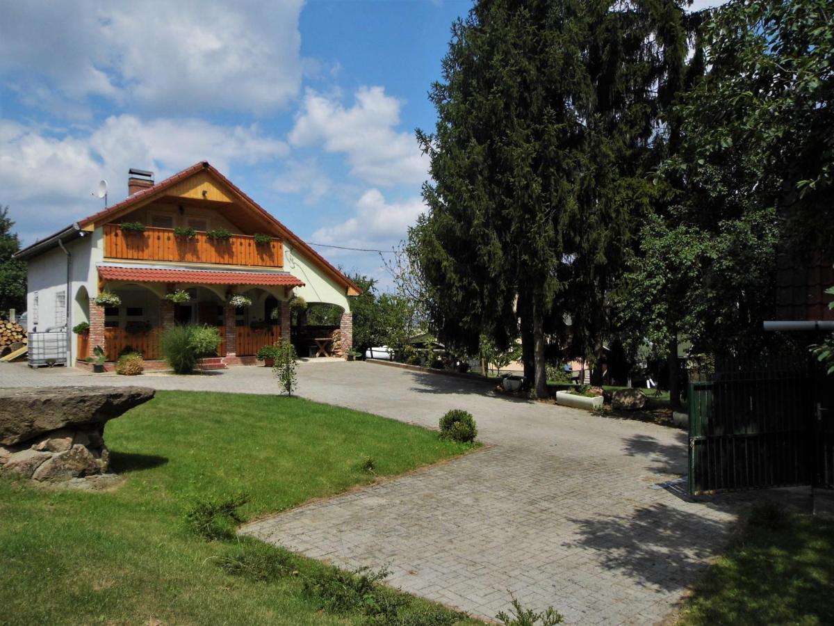 Gergely-Haz, A Volt Peteri Dezsas Vendeghaz Villa Sajoszentpeter Exterior photo