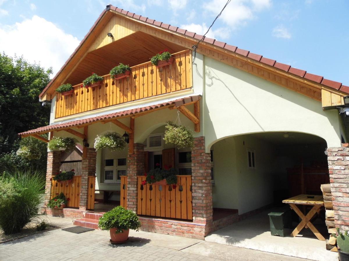 Gergely-Haz, A Volt Peteri Dezsas Vendeghaz Villa Sajoszentpeter Exterior photo